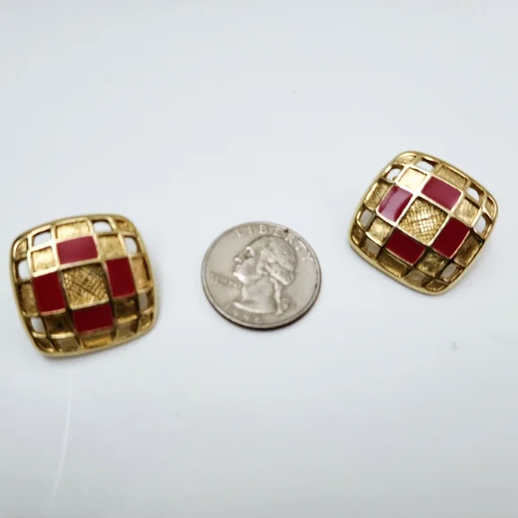 Vintage enamel and goldtone checkerboard earrings - Picture 3 of 6